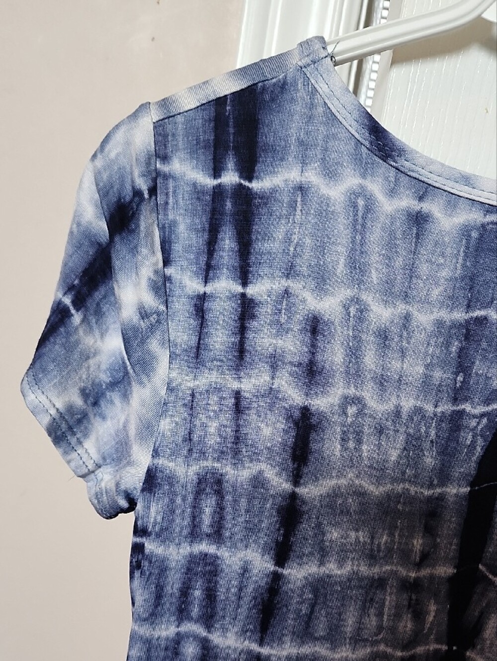 Olivia Rae Navy and White Tie-Dye Knot Side Tunic Dress With Short Sleeves - Picture 7 of 13